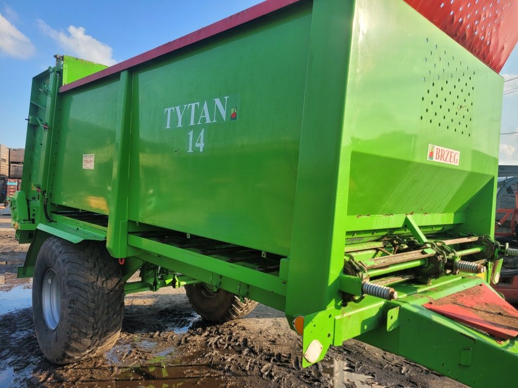 SUPER STAN Rozrzutnik obornika Tytan 14