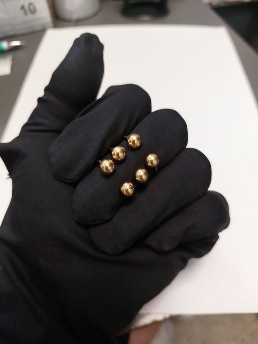 Золотое фаланговое кольцо GUZEMA с шариками