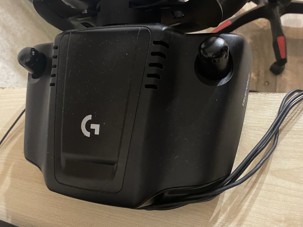 Игровой руль Logitech g923