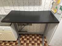 IKEA Mesa alta modelo Vika Amon tampo madeira preta base metal prata