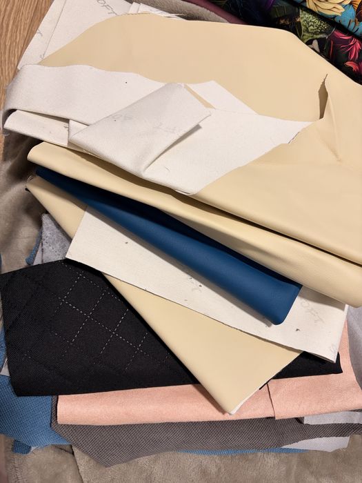 Kawałki ekoskory, tkaniny tapicerskiej