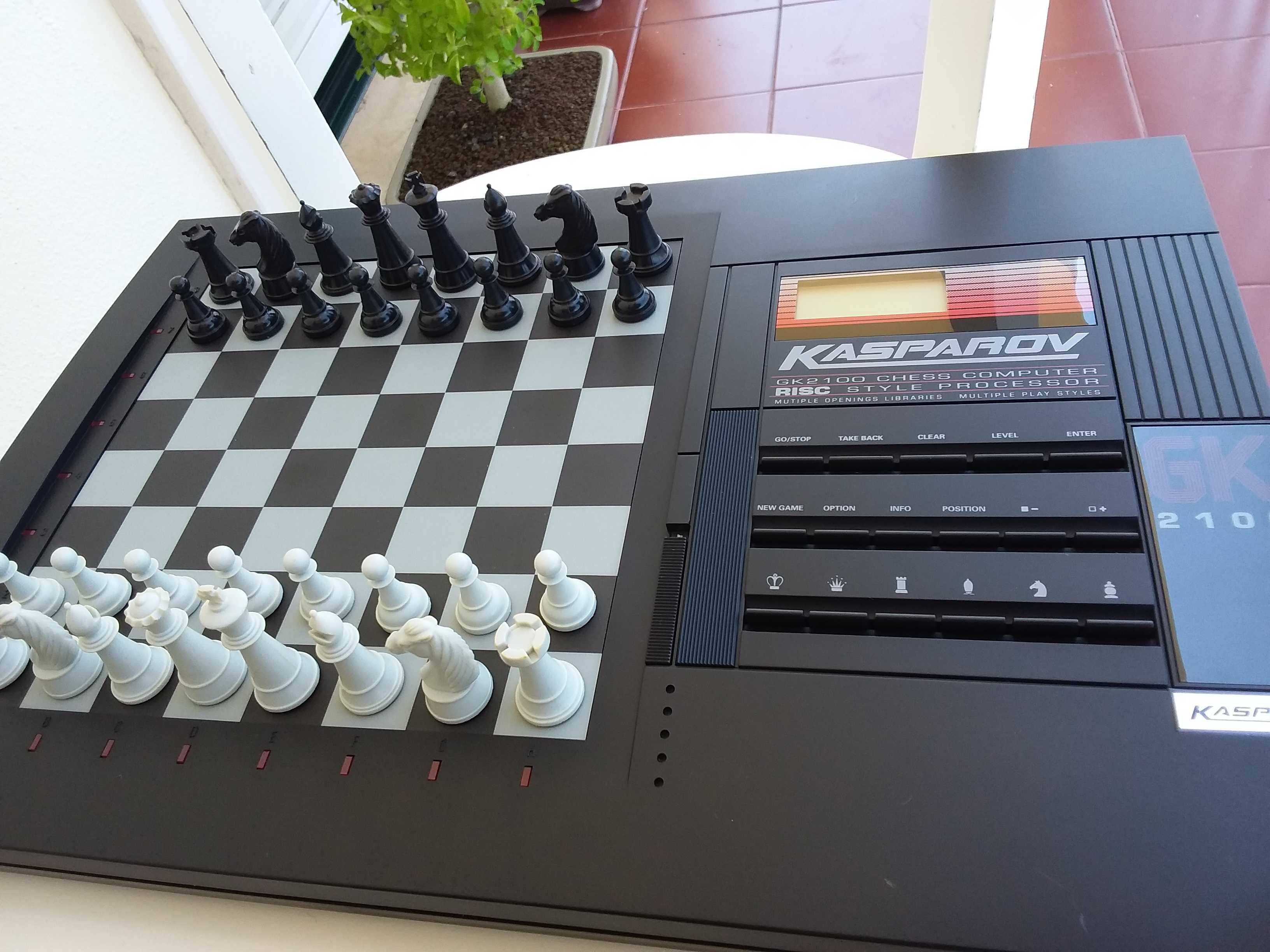 Computador Eletronico de Xadrez Garry Kasparov 2100 com 64 niveis