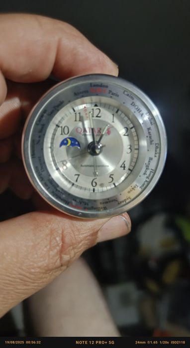 Relógio despertador qatar