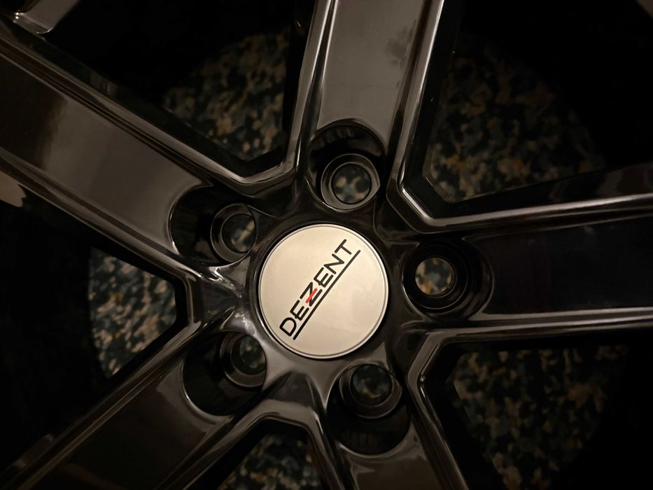 4x Alufelgi 18" 5x108 DEZENT KBA53529 nakrętki płaska podkładka Japan