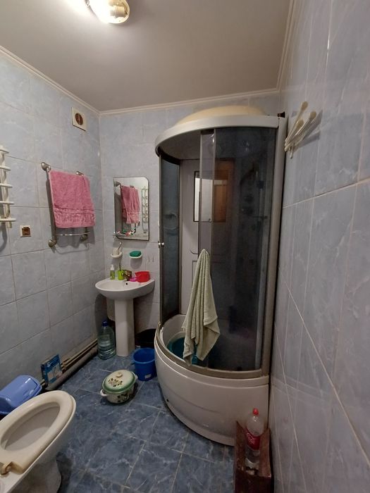 Продам 2-х комнатную квартиру на Космонавтов