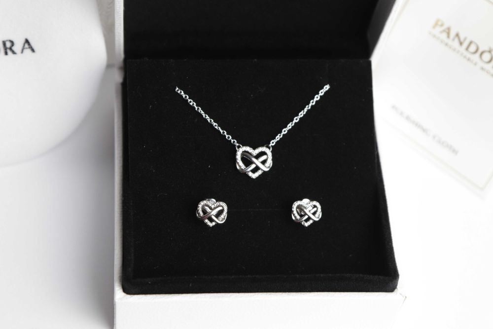 Pandora намисто та сережки блискуче серце нескінченність