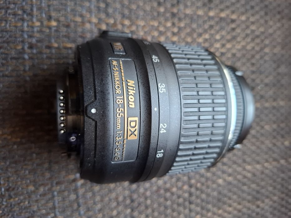 Фотоапарат nikon d3200+студійний спалах, білий фон