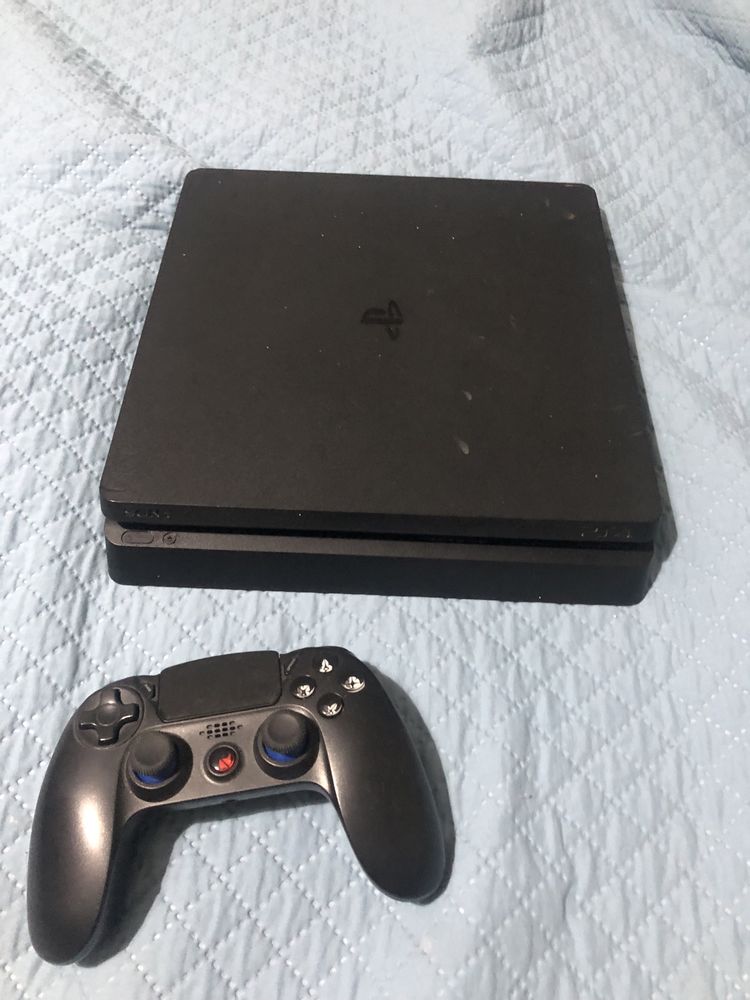 Playstation 4 Slim 1TB