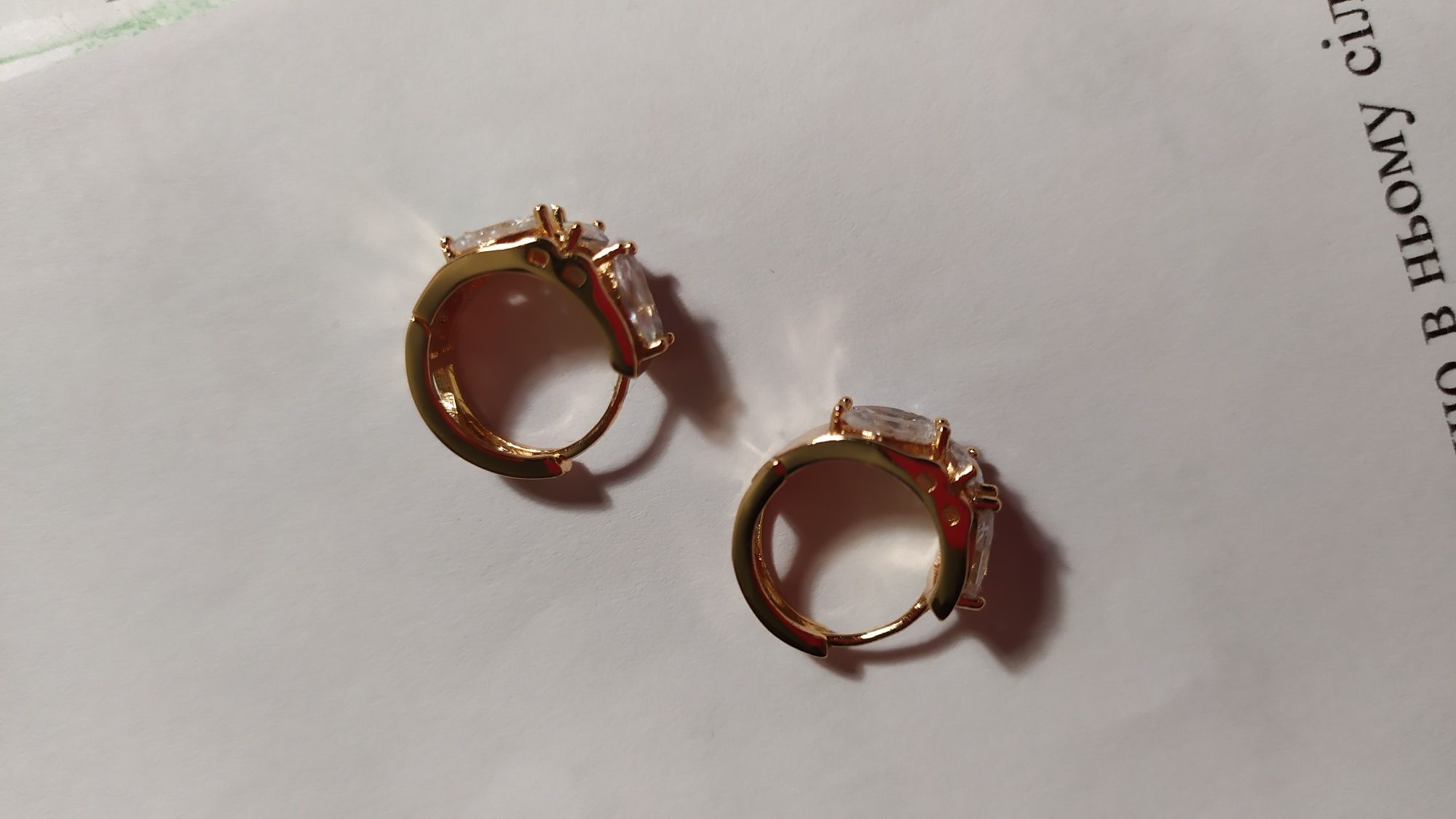 Сережки из медицинского золота Серьги из медицинского золота