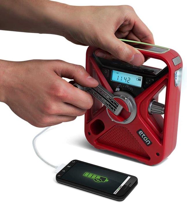 Зарядное с динамо и солнечной панелью радио Eton Красный Крест США