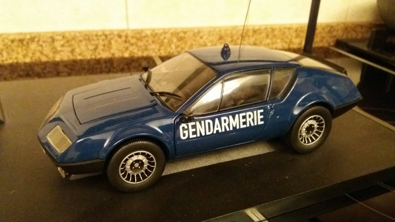 NOREV Renault Gendarmerie модель масштаб 1:18 (1/18)