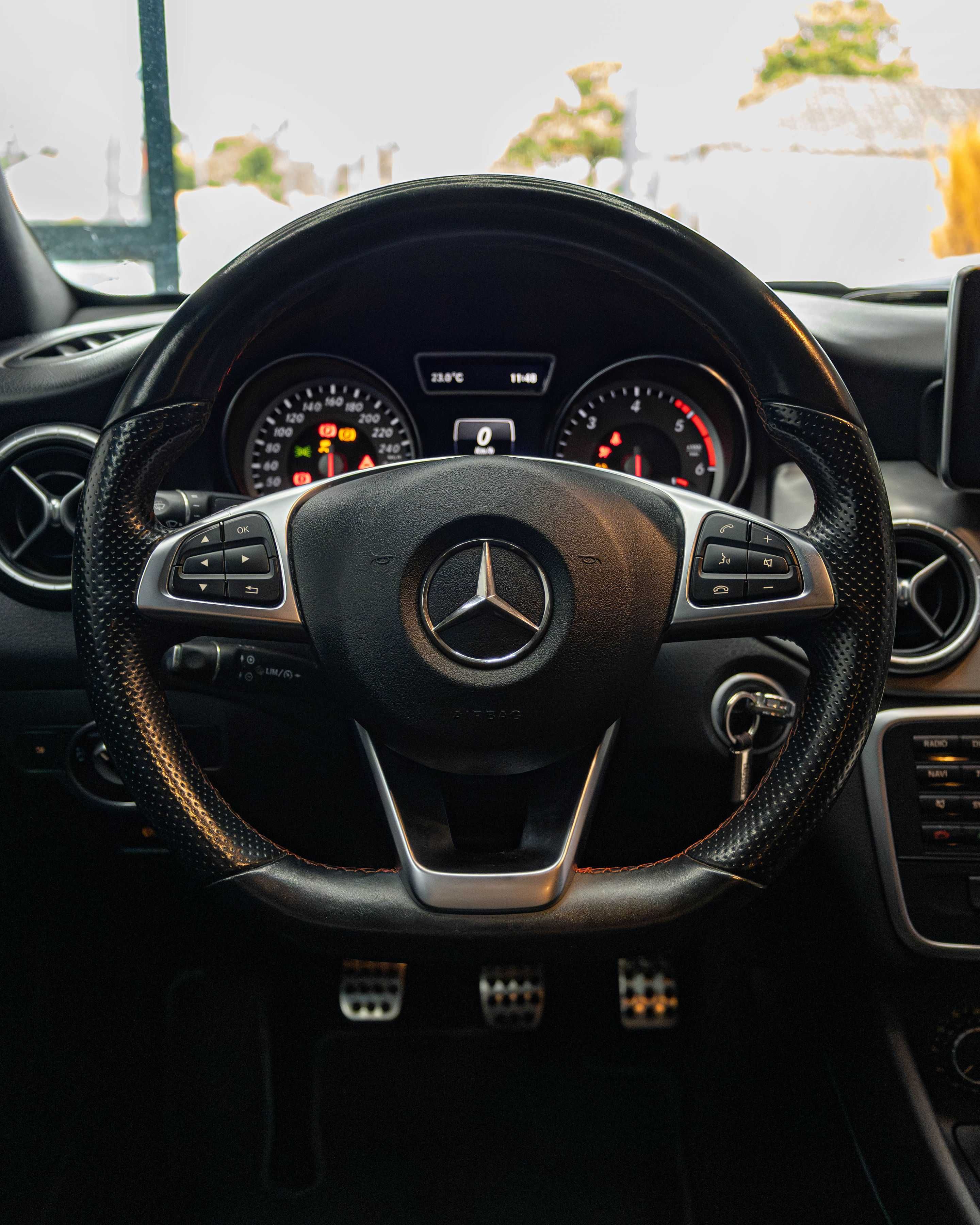MERCEDES CLA 200D AMG
