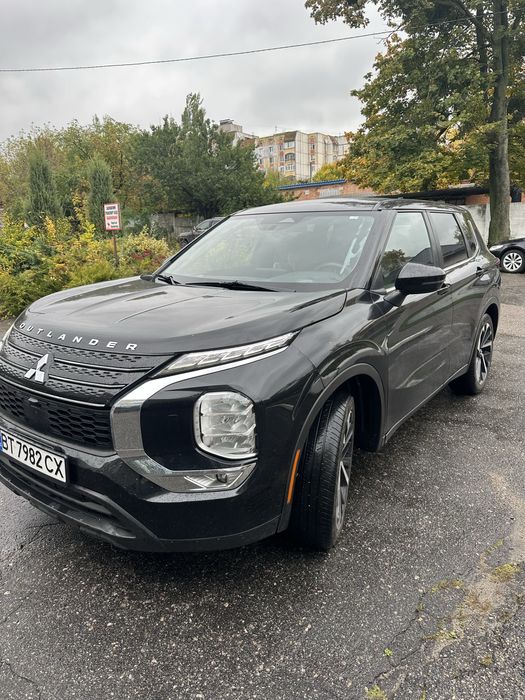 Mitsubishi Outlander 2022 | 2.5 л | AWD |