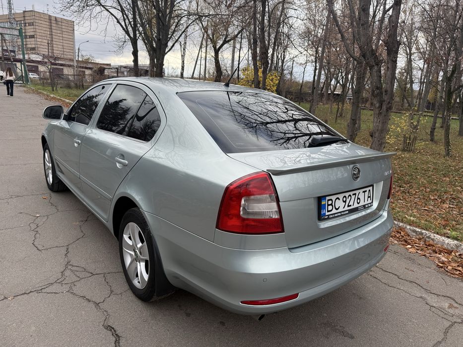 Продам шкода А5 рестайлинг 1.6 газ бензин