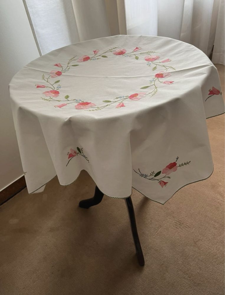 Pequena toalha de mesa