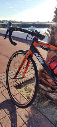 KTM Revelator 5000 - Bicicleta estrada em Carbono