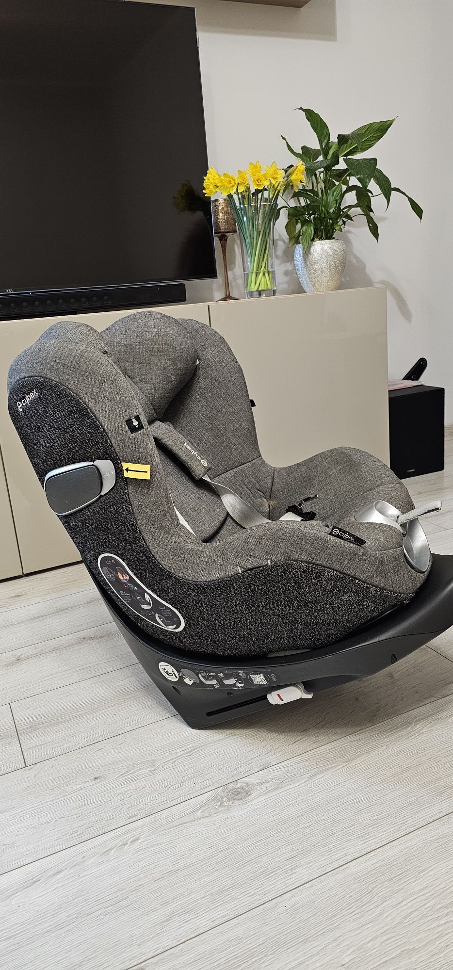 Fotelik Cybex Sirona Z+ i-size Platinum z bazą obrotową
