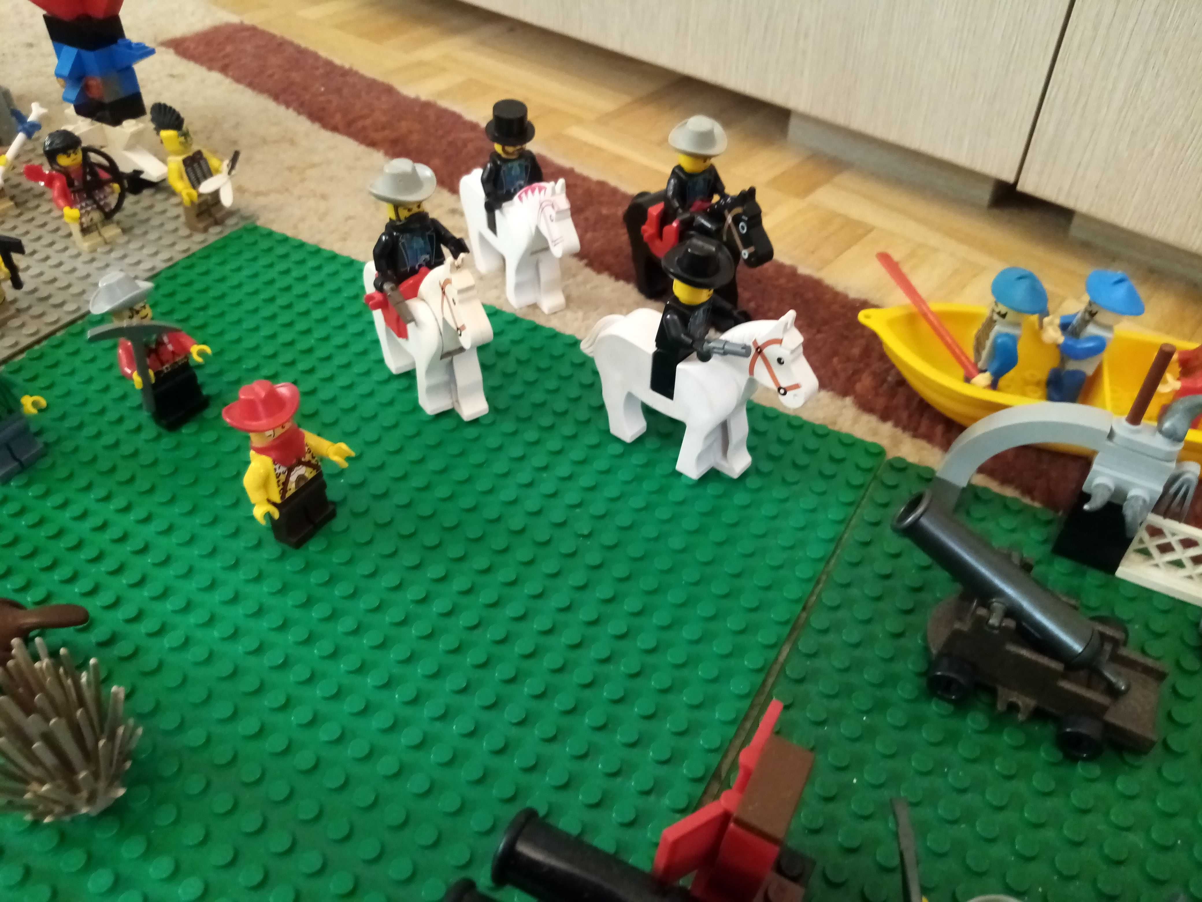 Lego western makieta 30 ludzików konie skały bank wioska 3 plansze