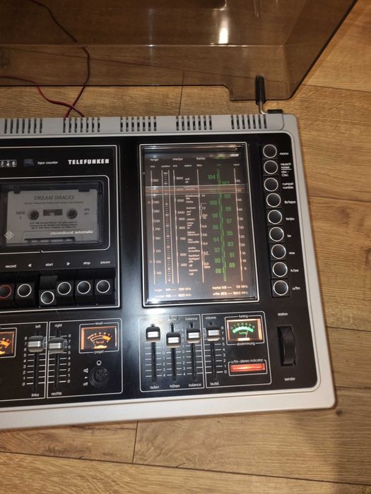 Radio magnetofon gramofon Telefunken model 3021