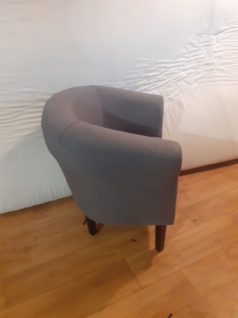 Fotel tapicerowany szer 73, wys 73 cm