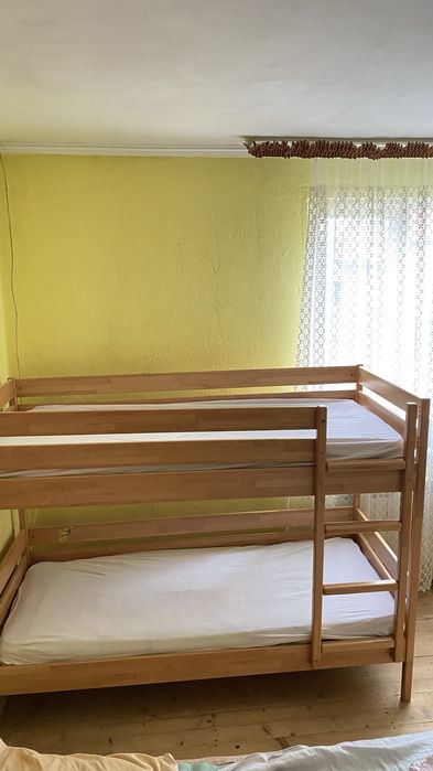 Продам ліжко двоярусне