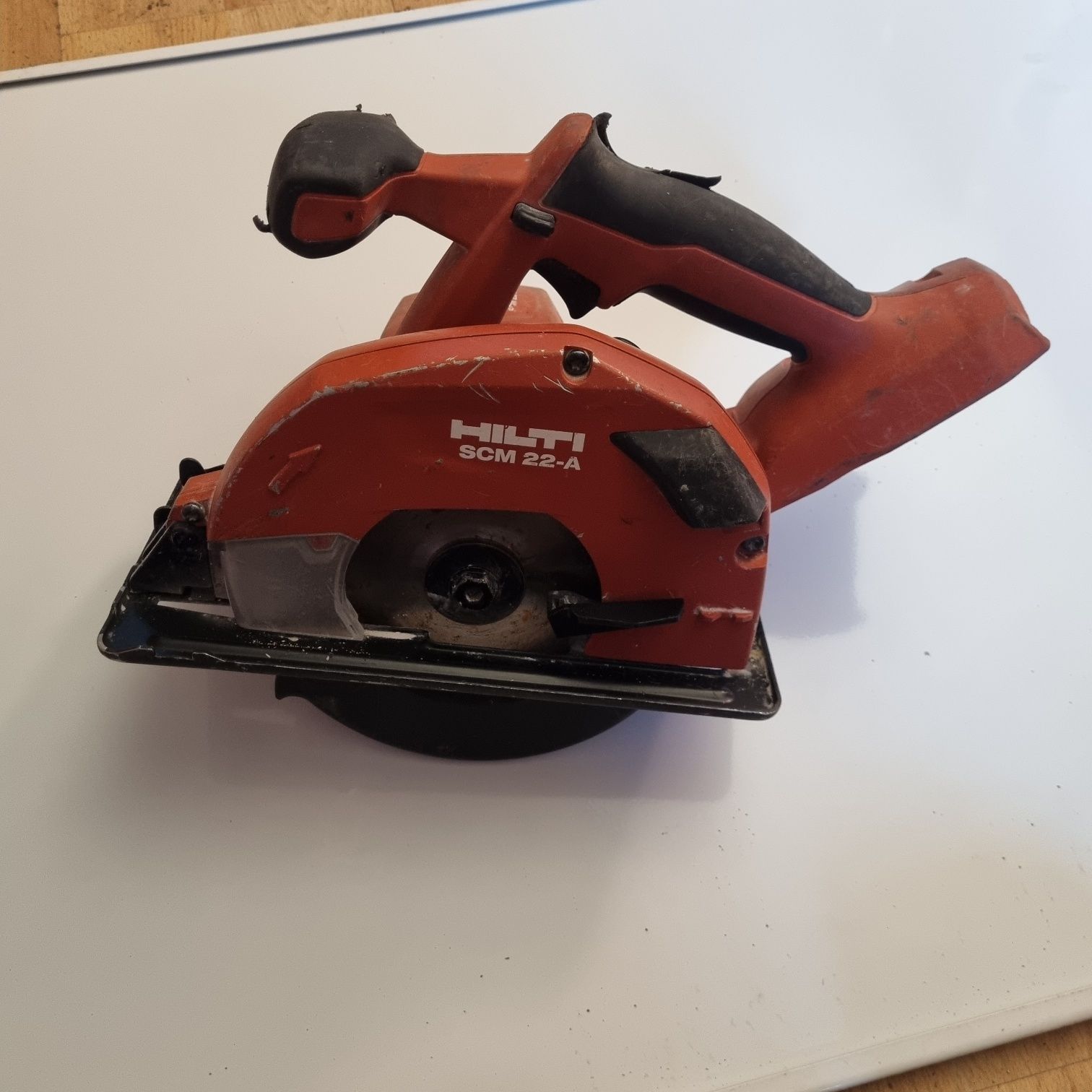 Pilarka hilti scm 22-A