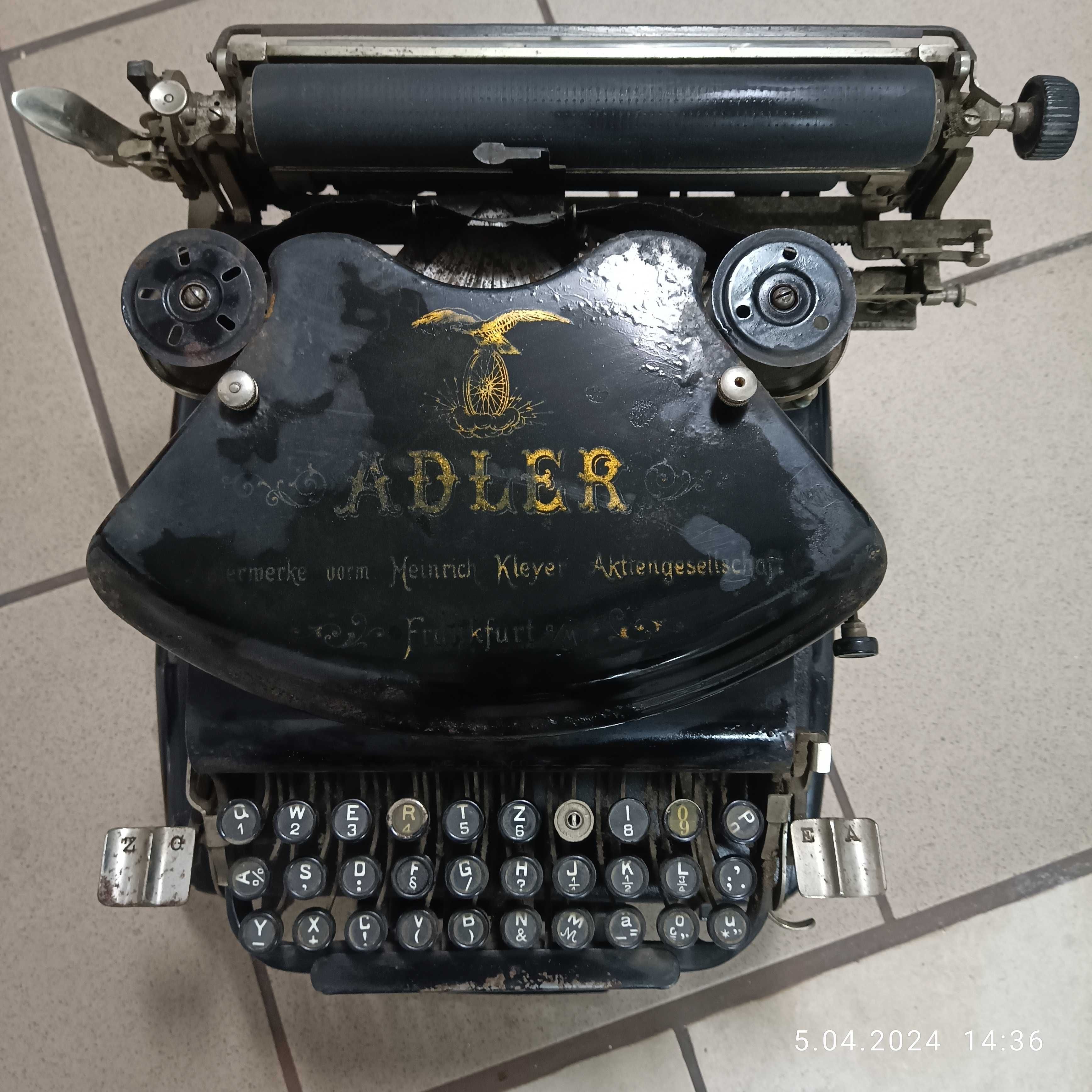Maszyna do pisania Adler.