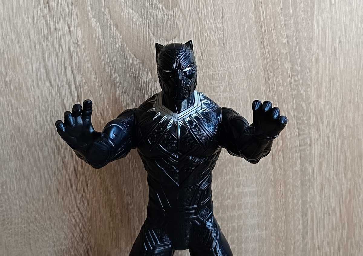 Duża action figurka Czarna Pantera *DC Comics*. Hasbro 2019