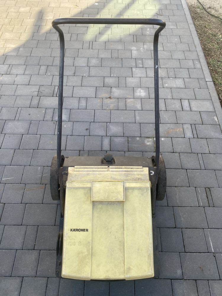 Zamiatarka Karcher KM 700 S