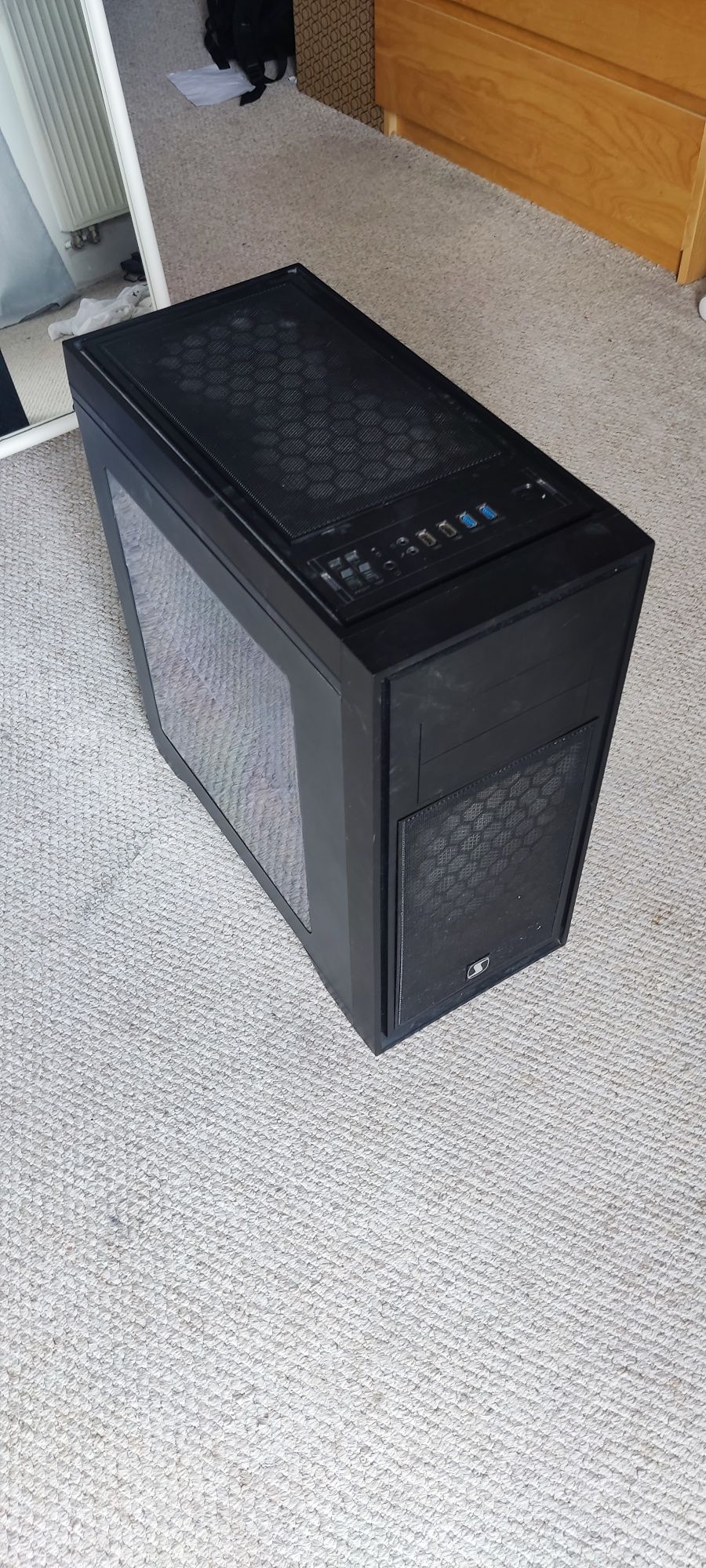 Komputer gamingowy + monitor