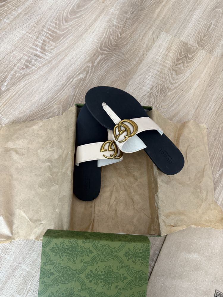 Klapki GG Gucci Lato sandały japonki