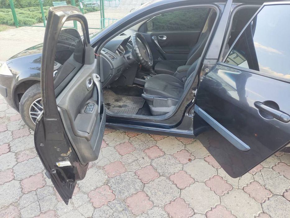 Рено Меган 1,6 бензин.