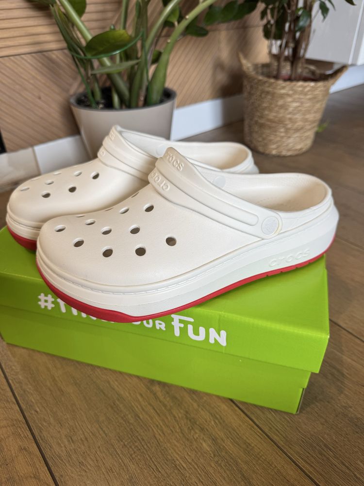 Оригінальне Взуття Crocs