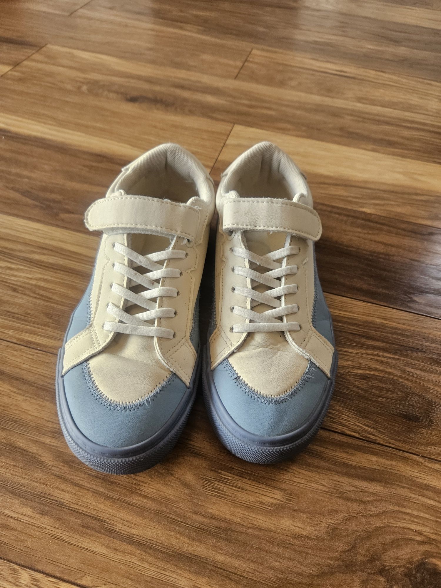 Buty Reserved 37 na rzep