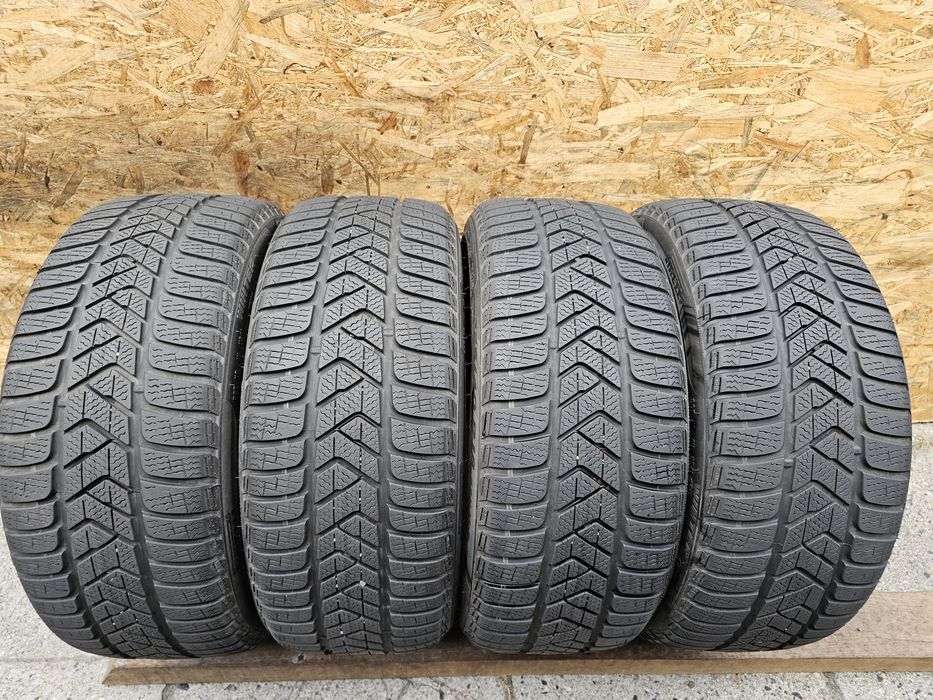 BDB Stan!!  6,6mm. 225/40 r18 Pirelli Sottozero 3 Winter. 3917