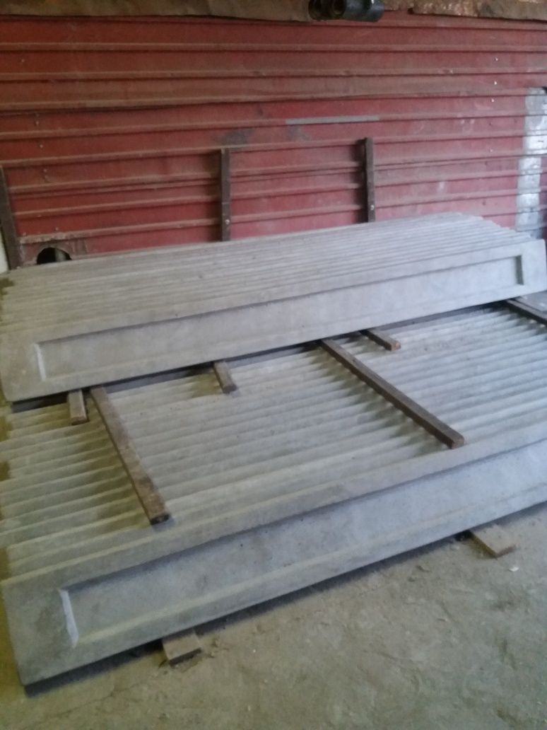 Podmurówka betonowa 250 cm x 25 cm x 5 cm