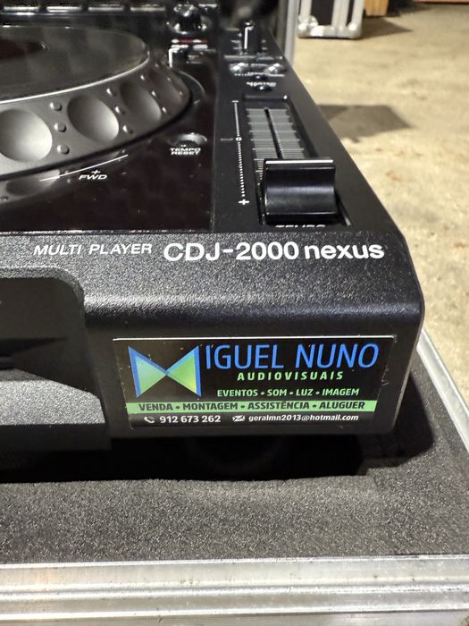 2x CDJ-2000NXS + 2x CASE SANTOSOM