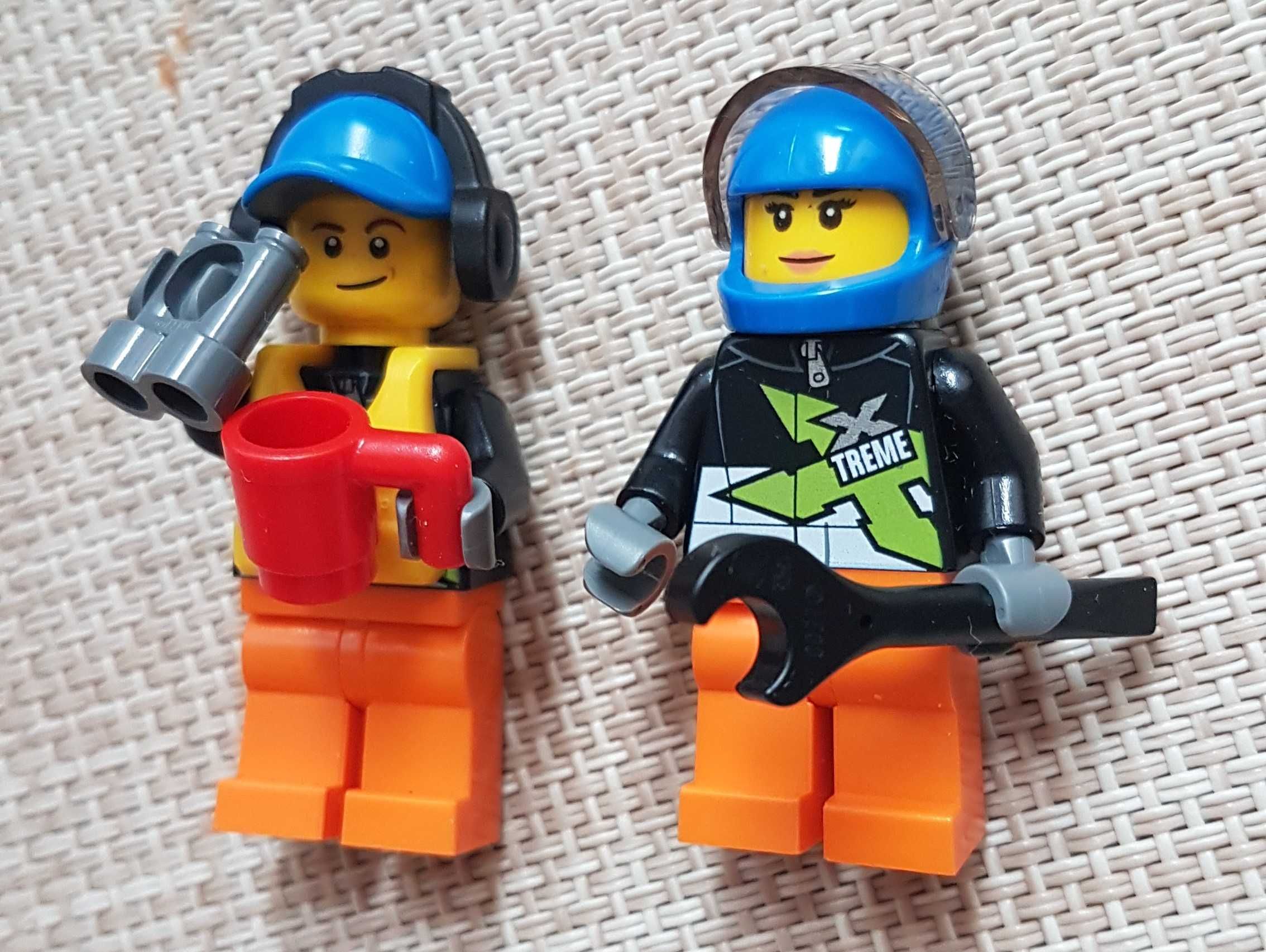 dwie figurki z zestawu 60085 LEGO City - Xtreme Powerboat Driver cty