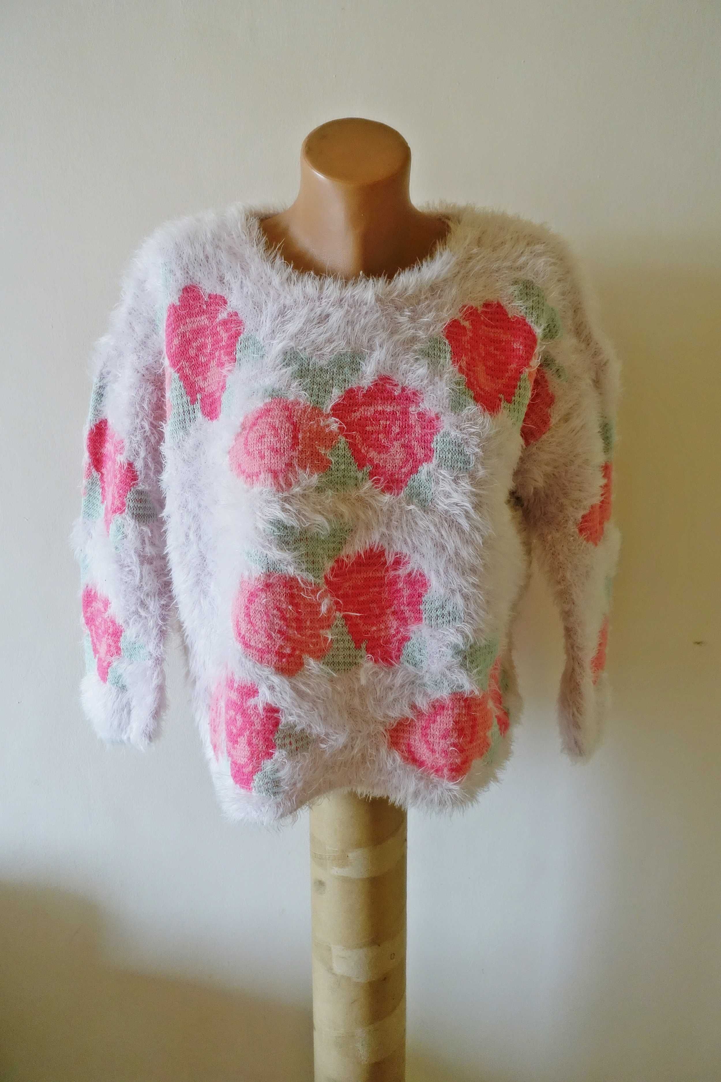 Sweter damski kolorowy typu włochacz 40/42.