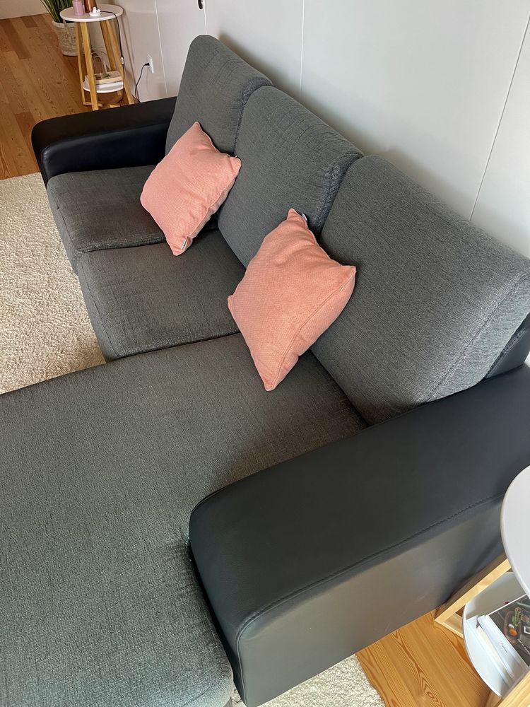 Sofá com chaise longue