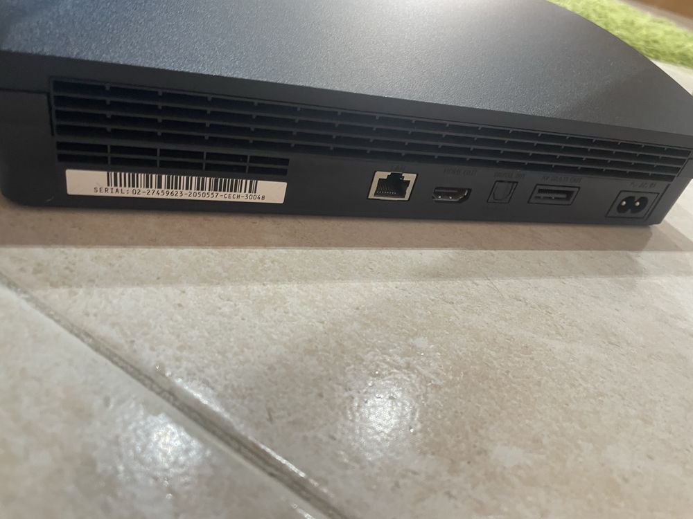 Playstation 3 nova com comandos e 3 jogos