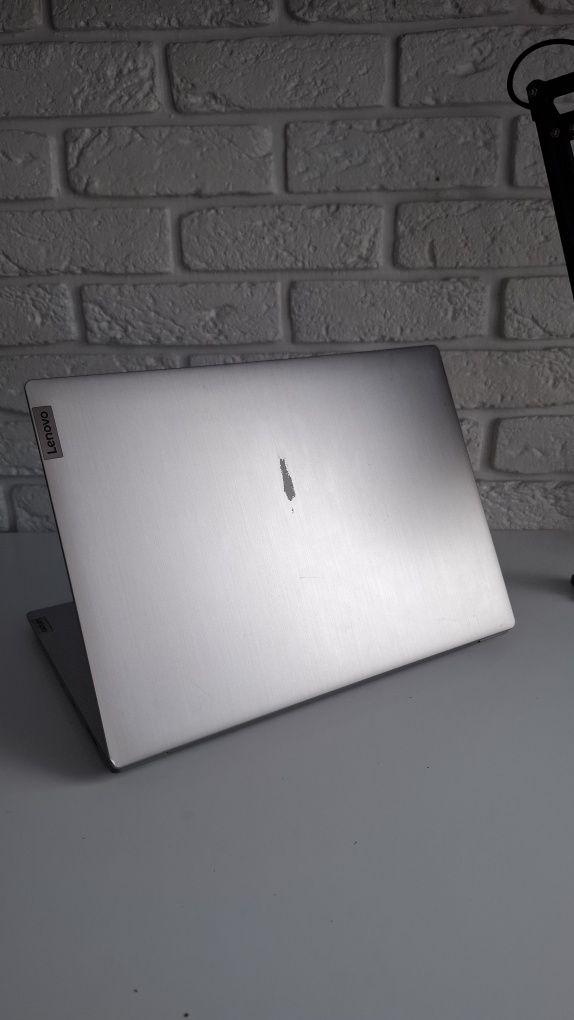 Lenovo ideapad 3 14iiL05 i5-1035g1 8 ram 128 ssd UHD ice lake 1gb