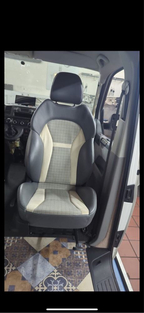 Volkswagen T5 2L Kamper