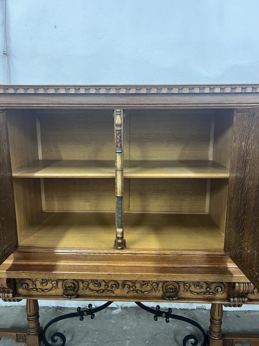 Komoda/Kredens rycerski/Raty