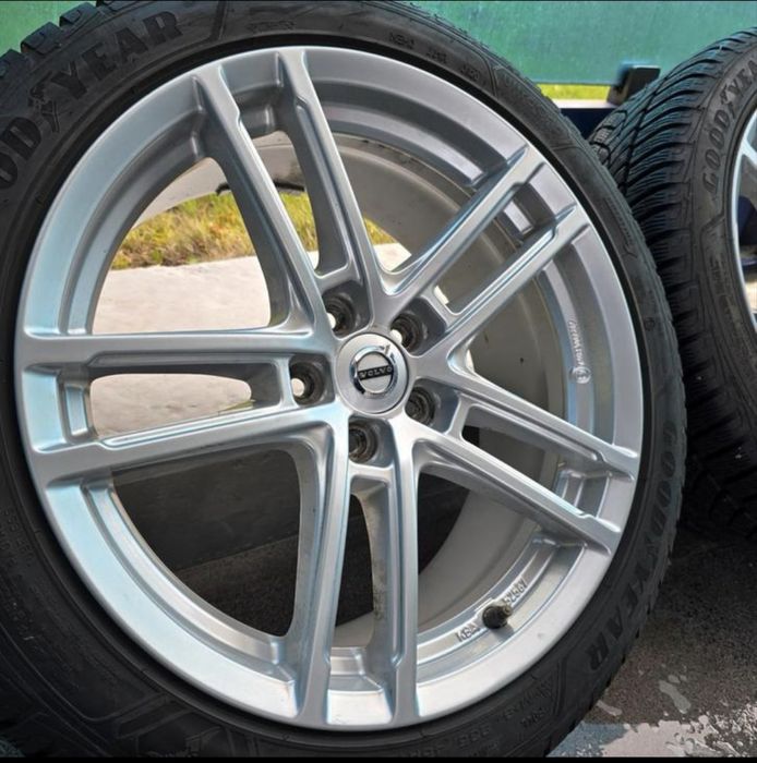 Диски Volvo r18 5/108+Зимові Шини v50 v60 v70 XC Ford Escape Kuga