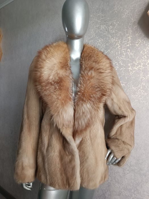 Норкова шуба, шубка. Колотий лід. Комір лисиця. Італія. 65 см