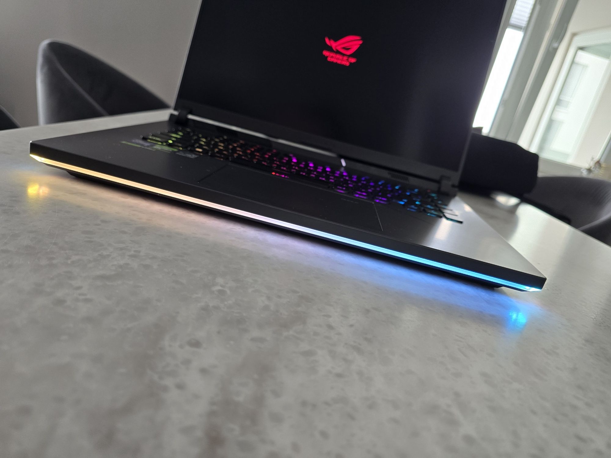 Asus ROG STRIX G16 2024,4070,32GB RAM,i9,2TB SSD
