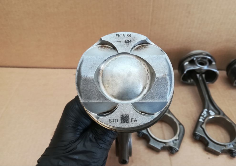 Шатун поршень  Jaguar XE XF RANGE Renge rover EVOQUE 2.0 PT204