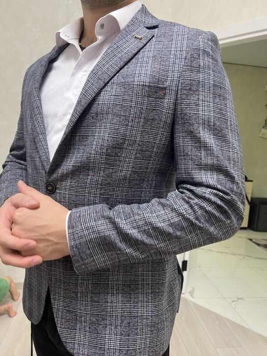 Чоловічий піджак