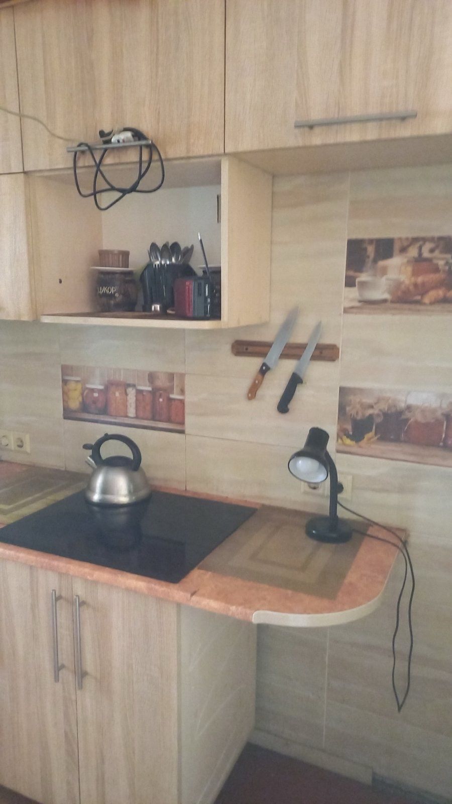 Продаж кімнати в ком.кв.,вул Азербайджанська 8-Б .